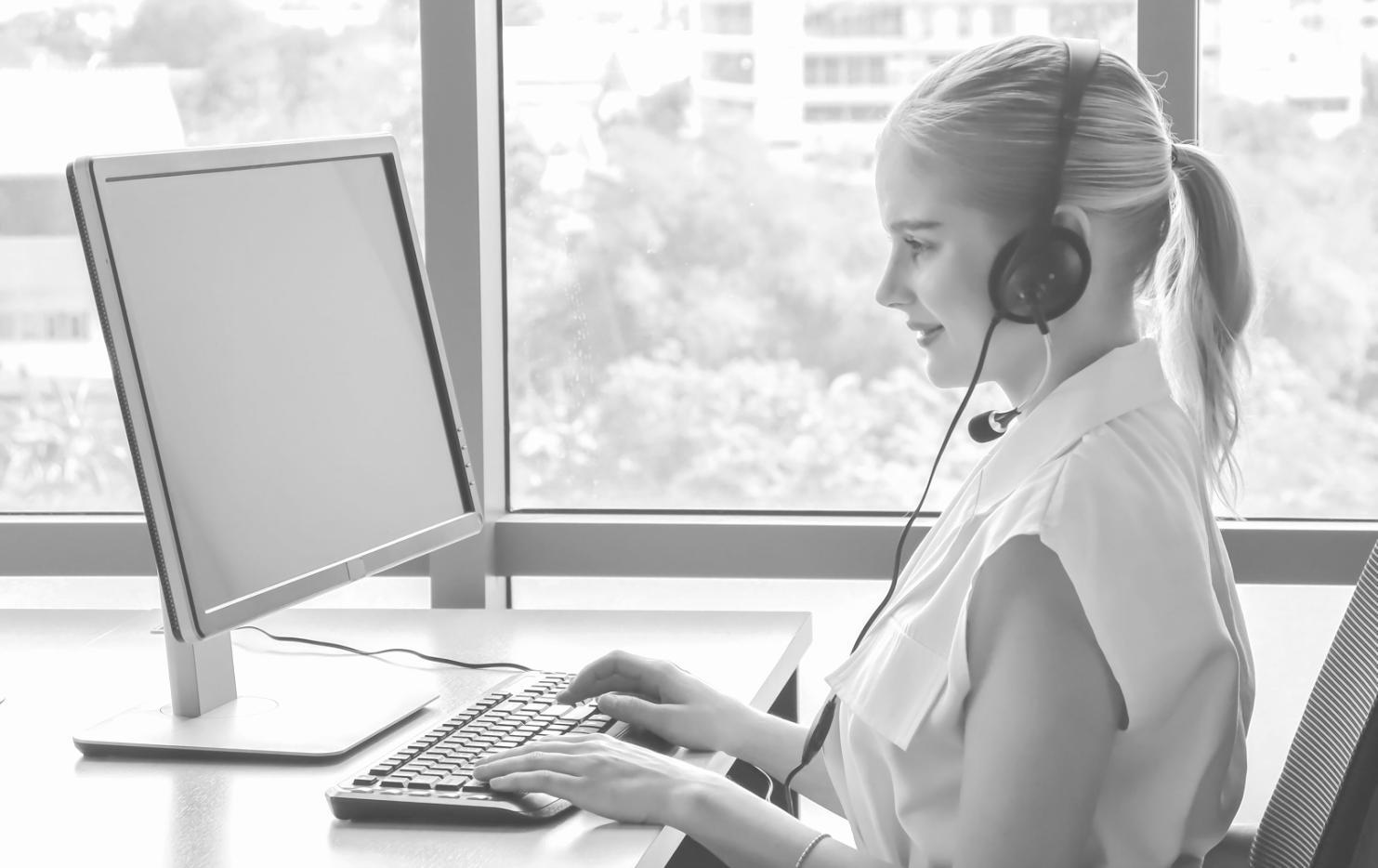 Personne travaillant sur ses finances personnelles